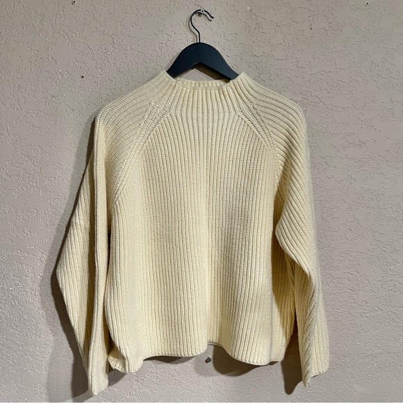 Zara | Baby Yellow Wool Mock Neck Knitted Sweater Size: Large - Picture 3 of 6